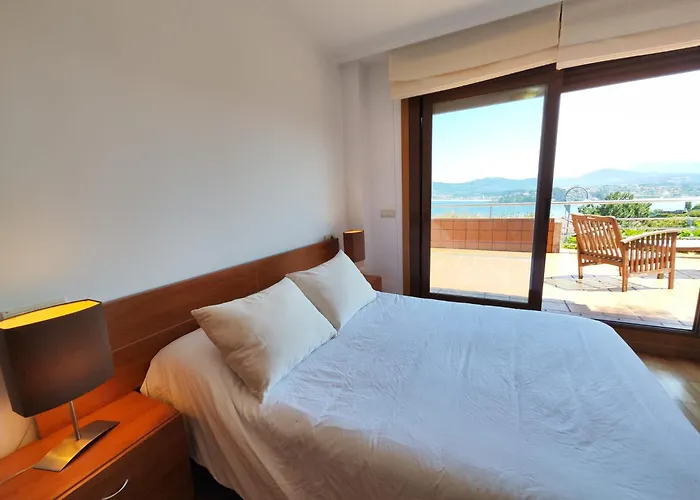 Baiona, Terraza, Vistas Al Mar. *